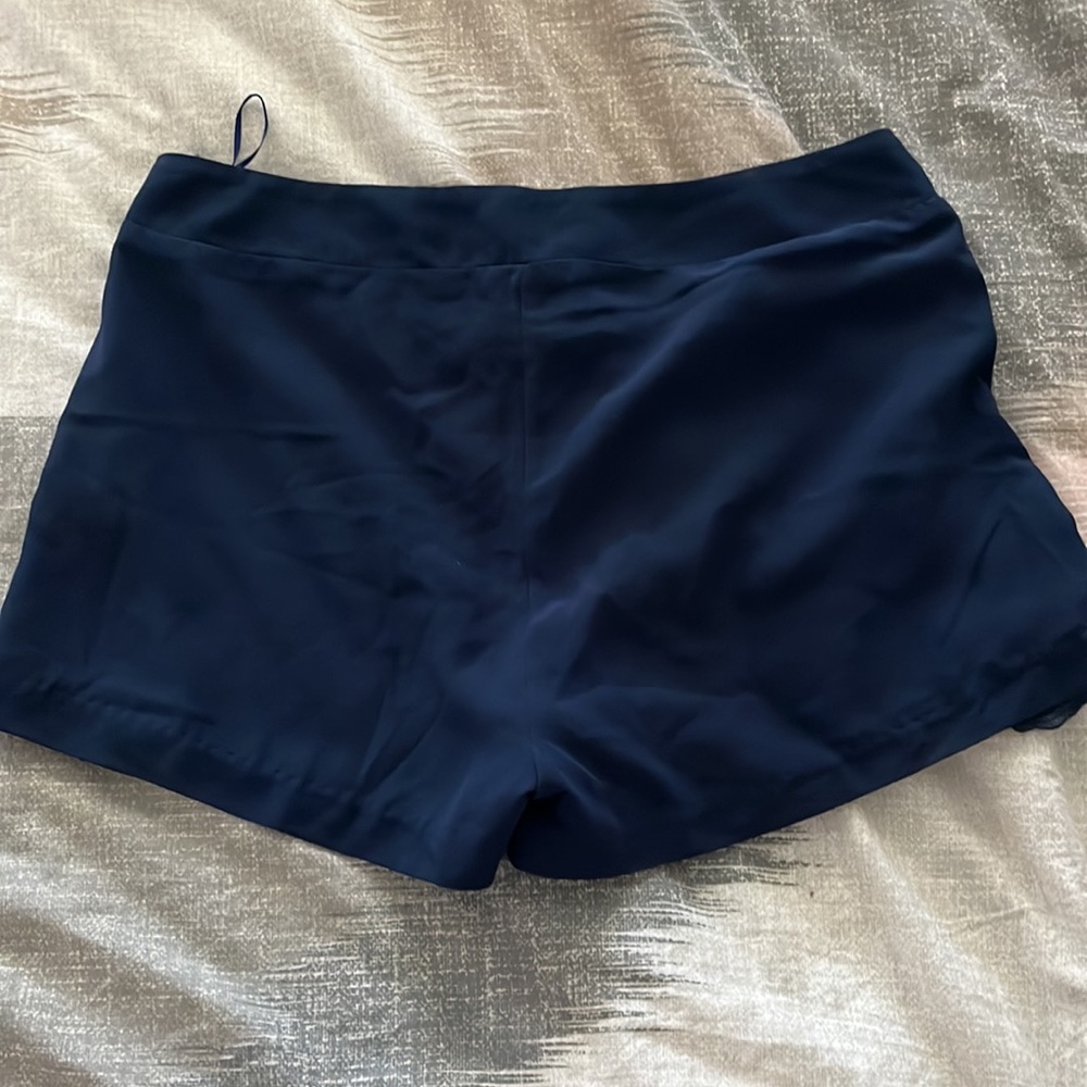 Buttons Shorts - Picture 4 of 6